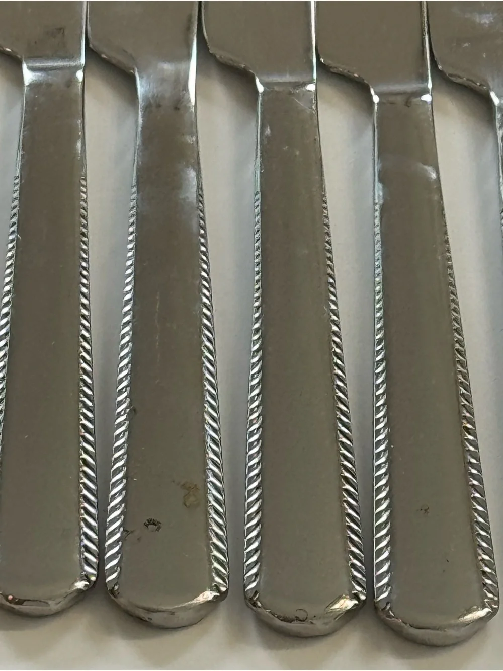 Oneida FLOURISH Dinner Knives Rope Edge Stainless 18/10 Set Of 8 Flatware 9.5”